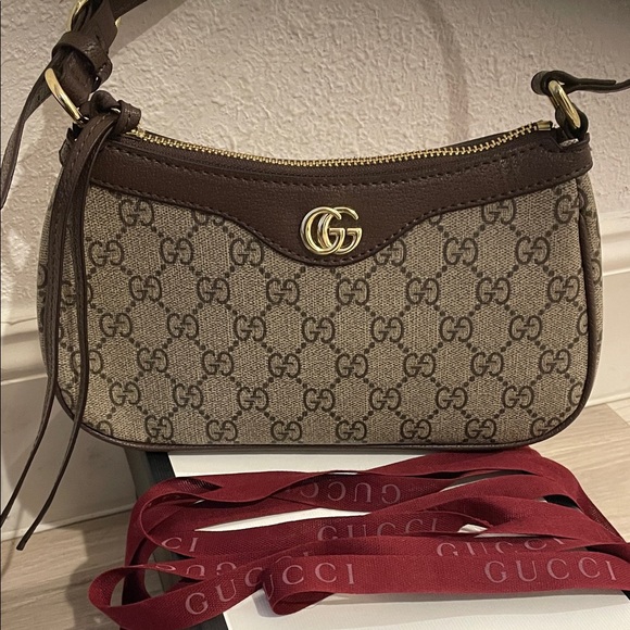 Gucci Brown and Tan GG Shoulder Bag - Picture 2 of 11
